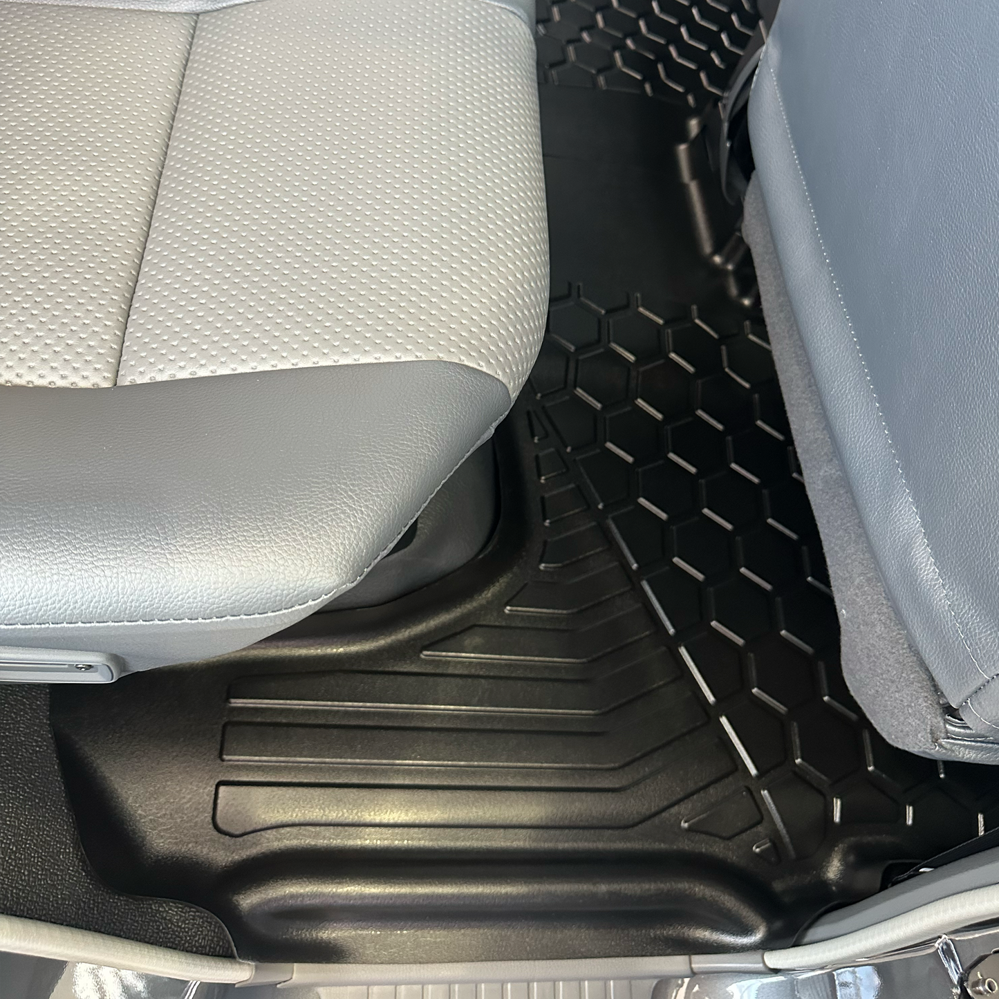 Toyota LandCruiser 76 Series Wagon 2007-2023 | MUDTAMER Floor Mats
