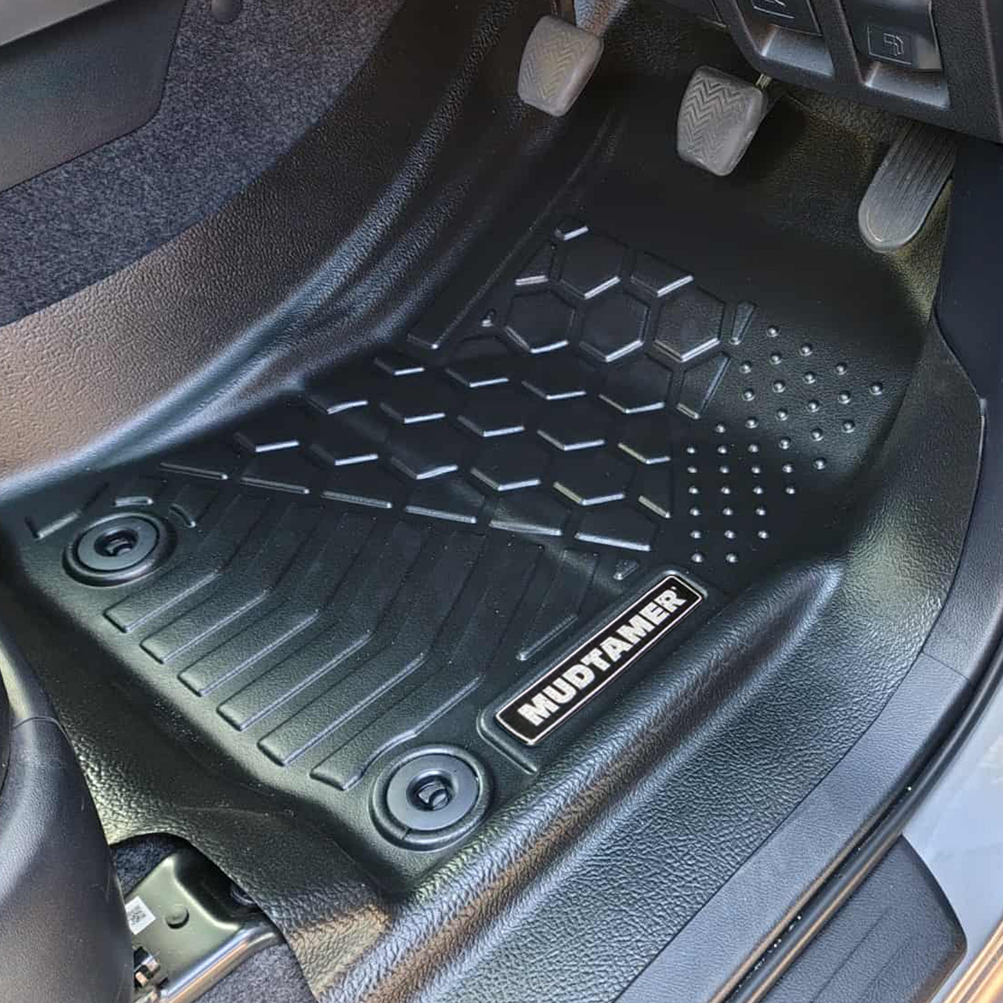 Toyota Hilux 2016+ | MUDTAMER Floor Mats