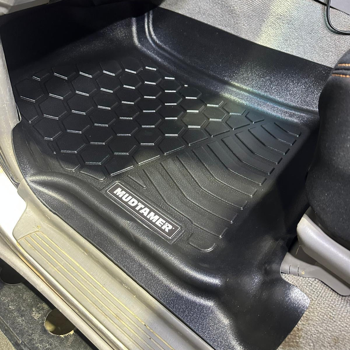 Toyota Landcruiser 100/105 Series 1998-2007 | MUDTAMER Floor Mats