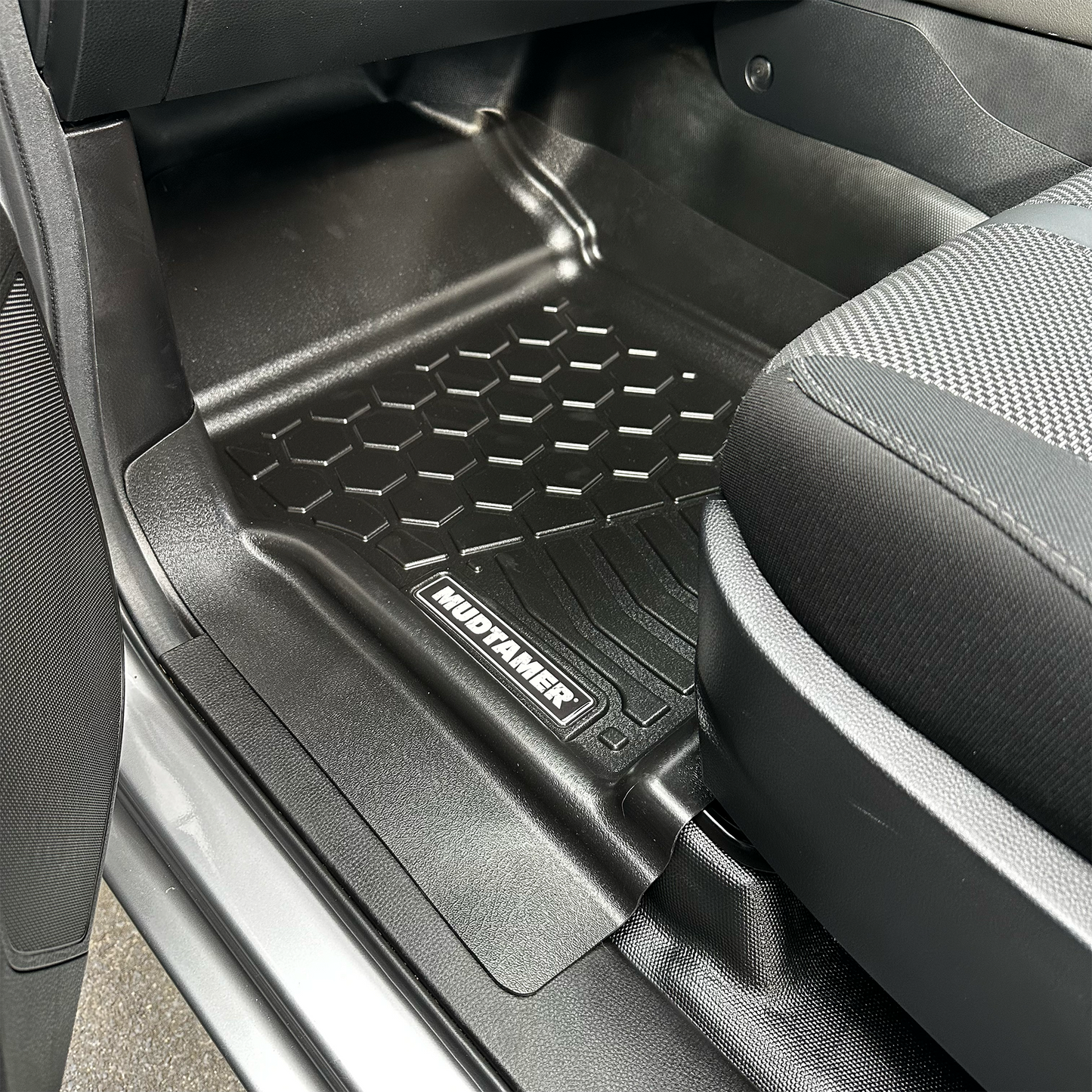 Isuzu MUX Wagon 2021+ | MUDTAMER Floor Mats