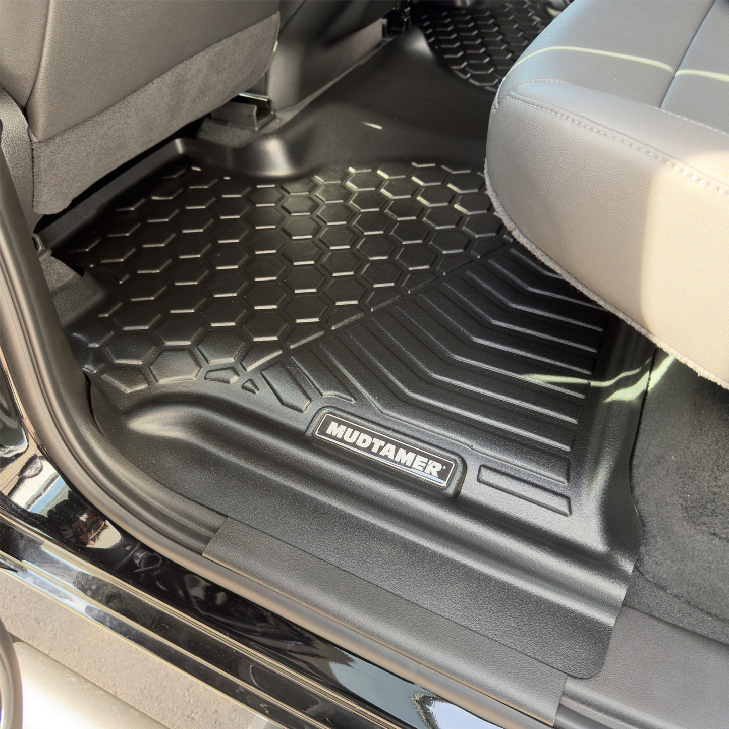 Chevrolet Silverado 2500 2021+ | MUDTAMER Floor Mats