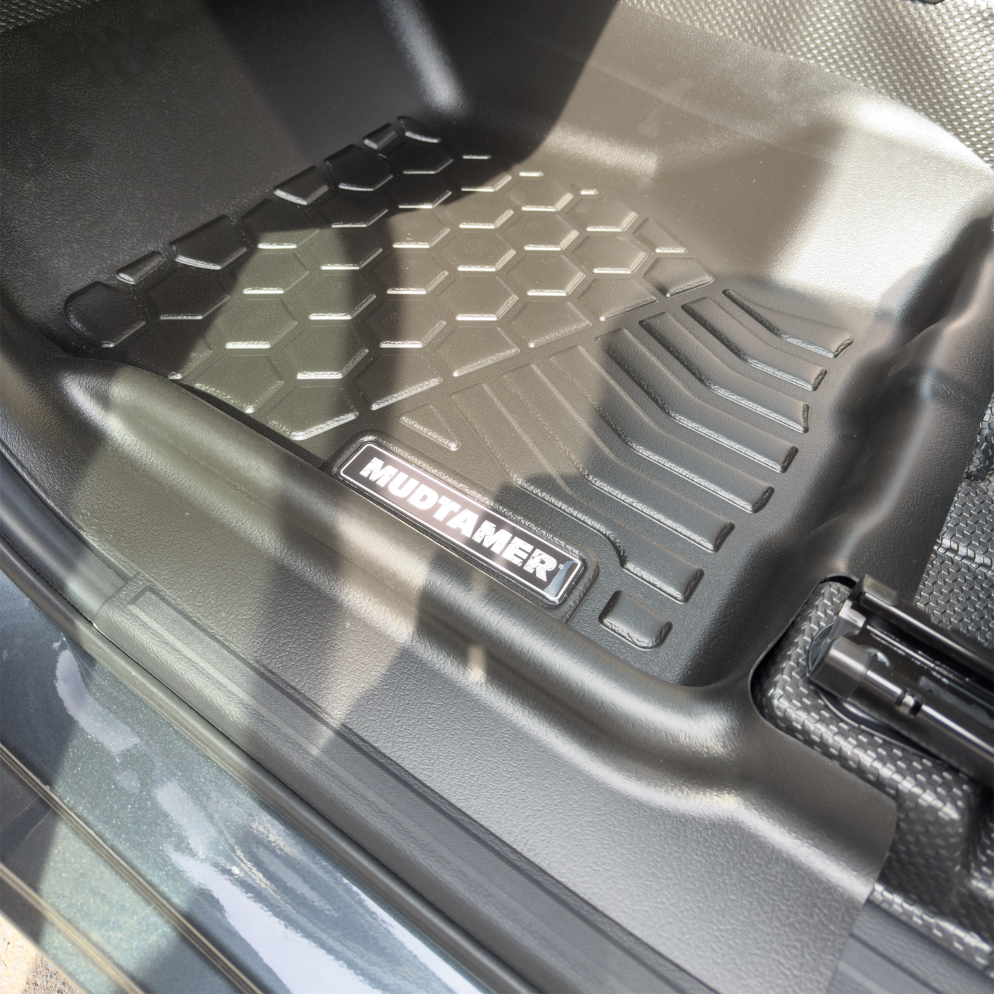 Nissan Navara D27 2026+ | MUDTAMER Floor Mats